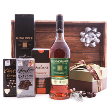 Cesta doce do presente do uísque de Glenmorangie