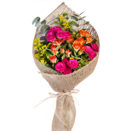 O buquê de rosas arco-íris